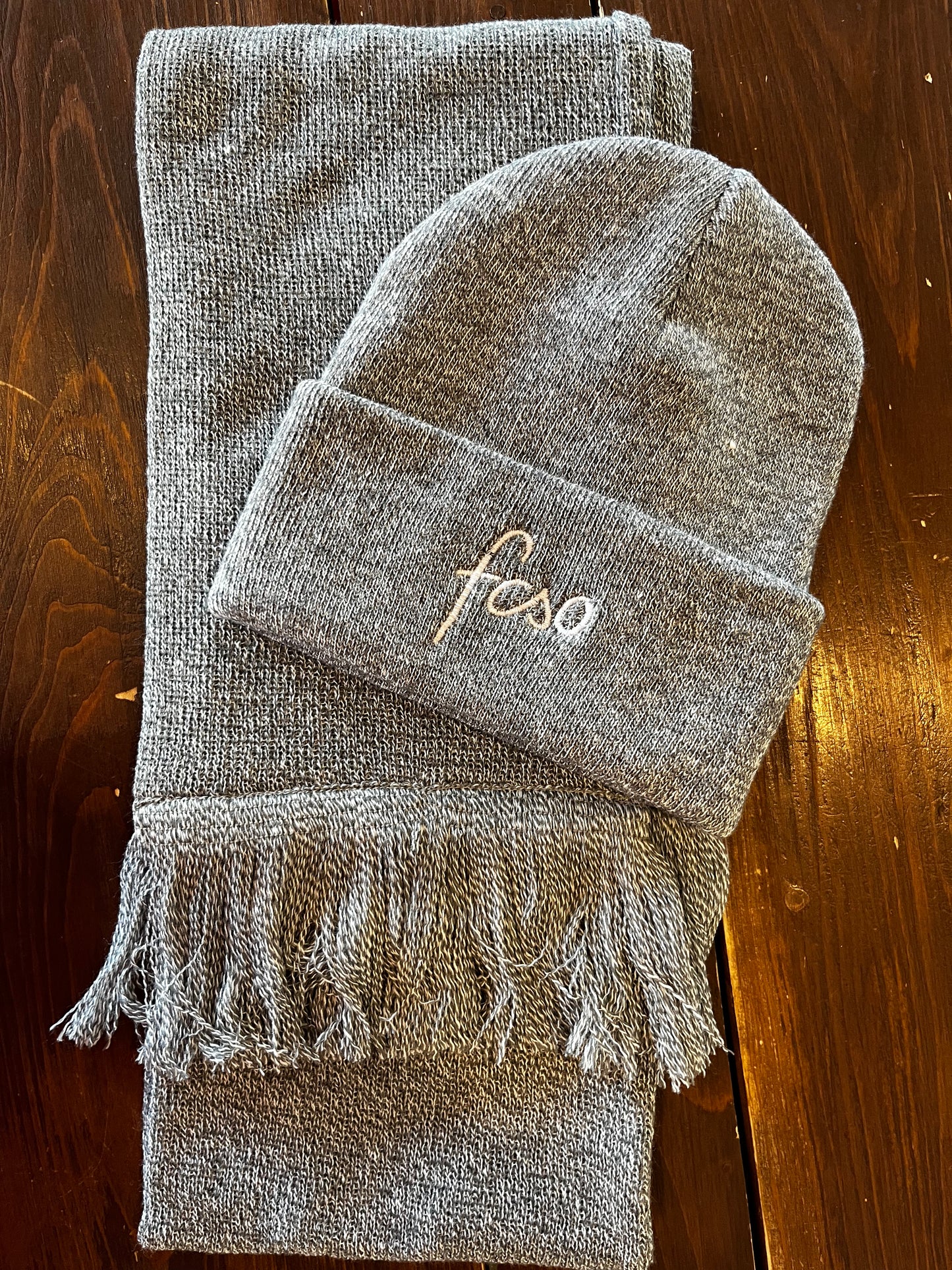 Limitiertes Black Week-Angebot! Mütze und Schal als Set