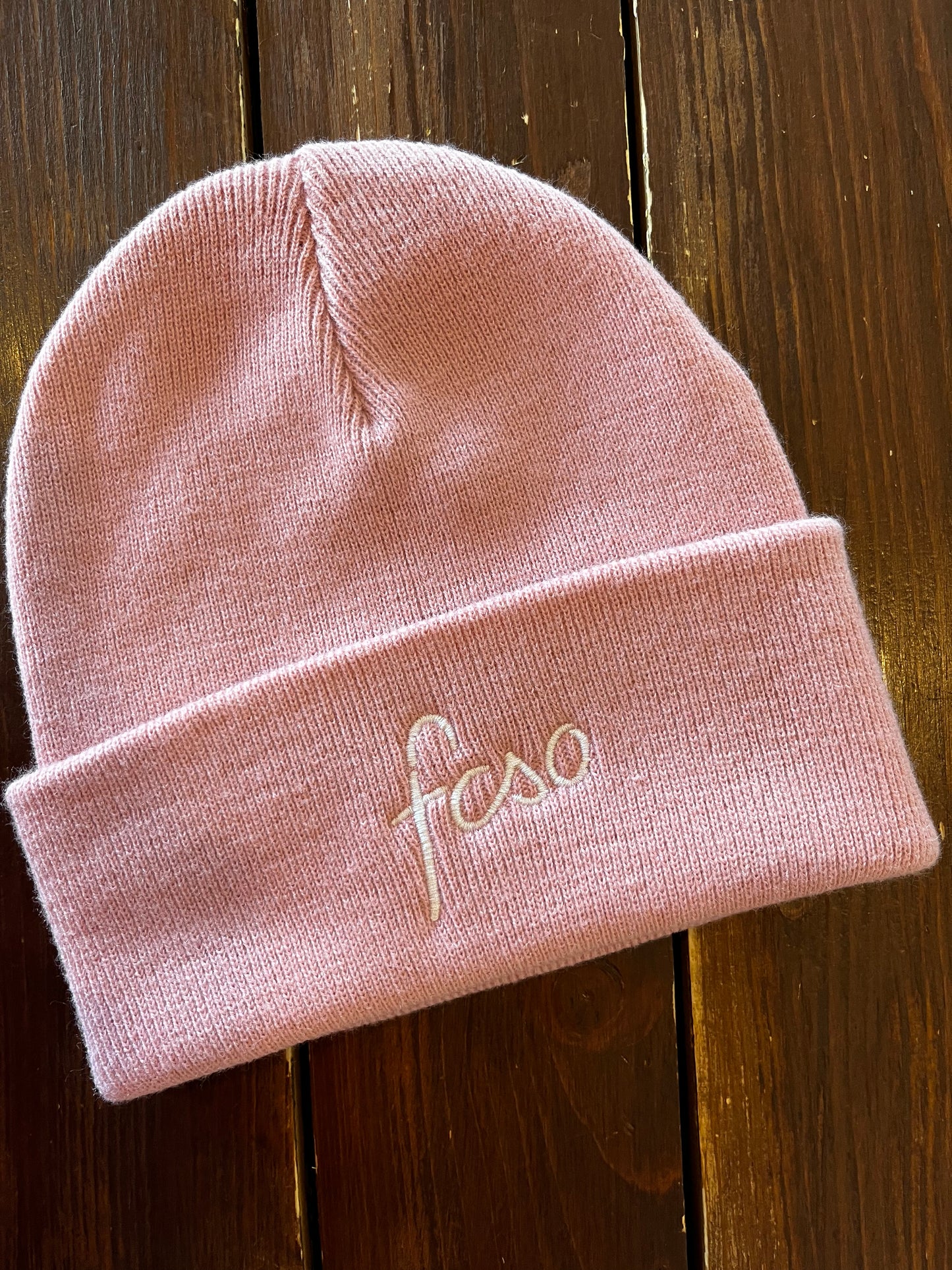 Limitiertes Black Week-Angebot! Wintermütze in vielen Farben mit Stick-Logo